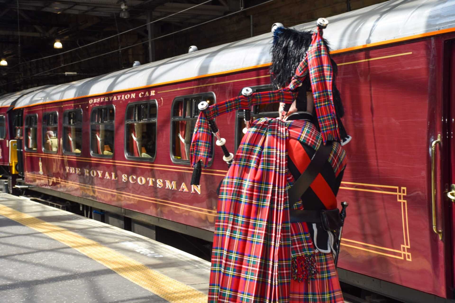 The Royal Scotsman observation car and bagpipe